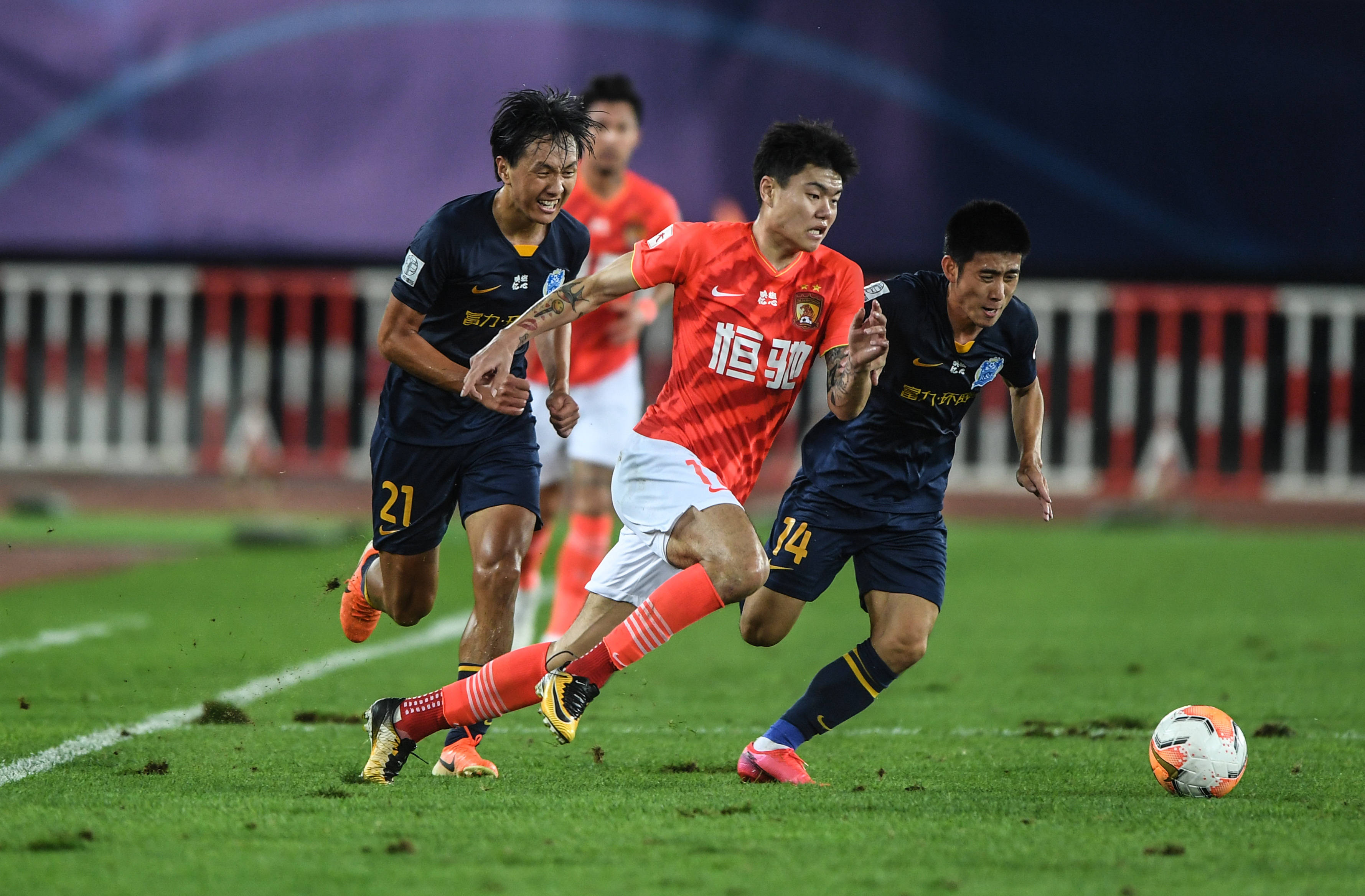 而参与者也 而参与者也