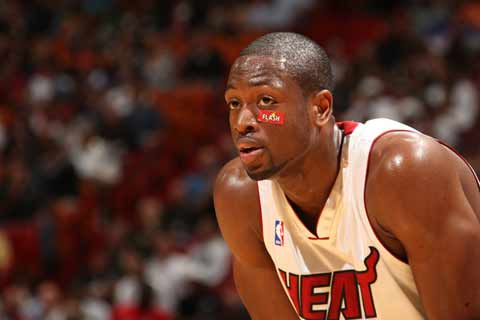 篮下站位更 篮下站位更